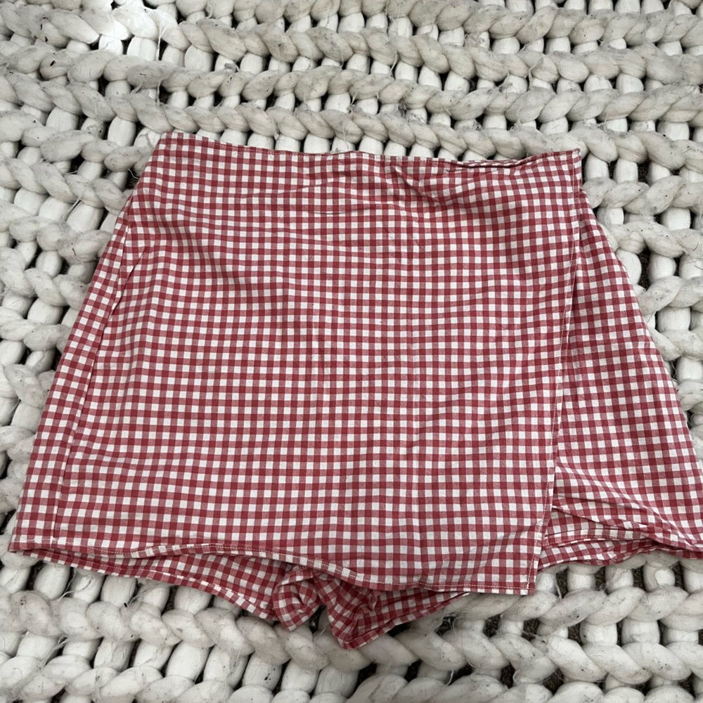 Zip side hollister skort